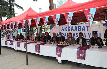 İlçe protokolü vatandaşlarla bayramlaştı.